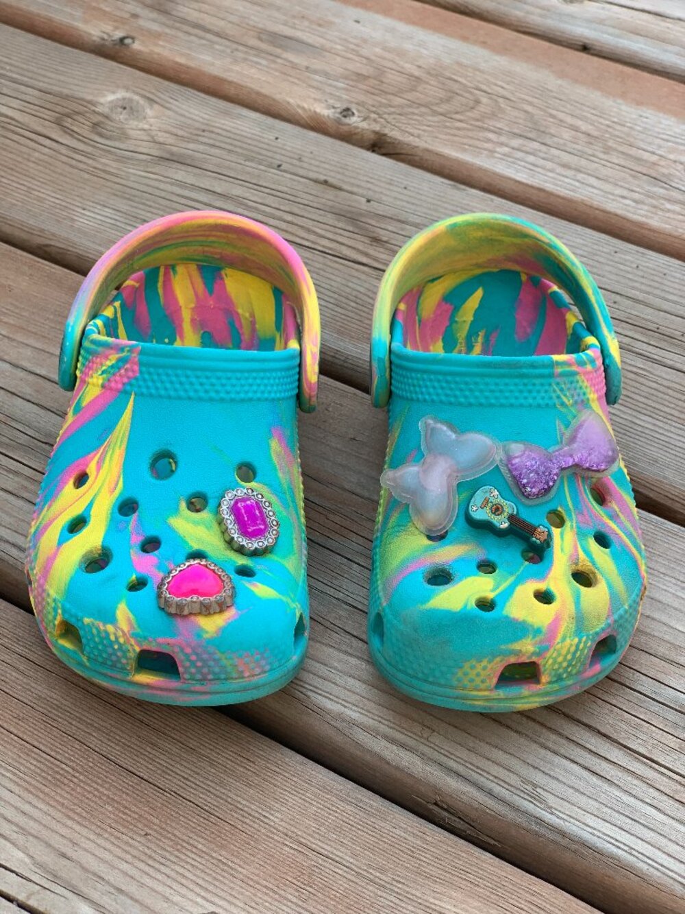 Crocs Clogs Toddler C 10 Classic Marbled Blue Pink Charms Slip On Beach Sandals